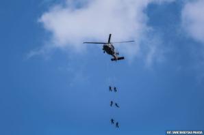[VIDEO] Gotowi do podjęcia najtrudniejszych zadań. Black Hawk który niedawno wrócił z działań ratowniczo-gaśniczych w Turcji.
