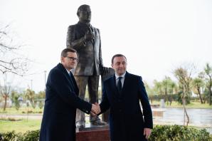 [VIDEO] Premier w Gruzji: zgadzamy się, że trzeba robić wszystko, aby wspomóc Ukrainę walczącą o wartości europejskie. Zdecydowane pakiety sankcji wobec Rosji