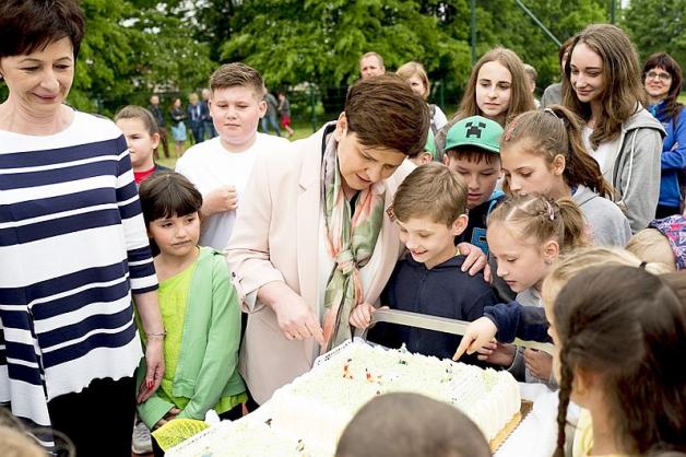 [VIDEO] Premier Beata Szydło: Rząd realizuje inwestycje służące lokalnym społecznościom
