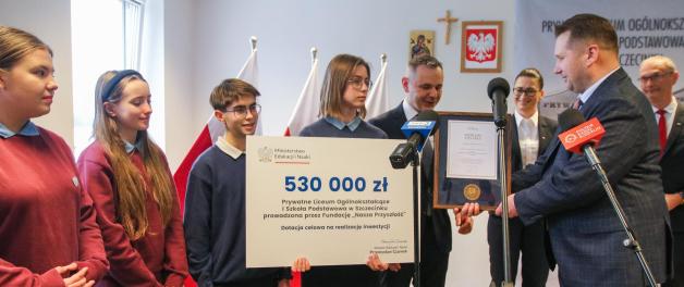 Szef MEiN w Szczecinku: w przyszłym roku będziemy ogłaszać nabór na kolejne 50 mln zł dla szkół niesamorządowych